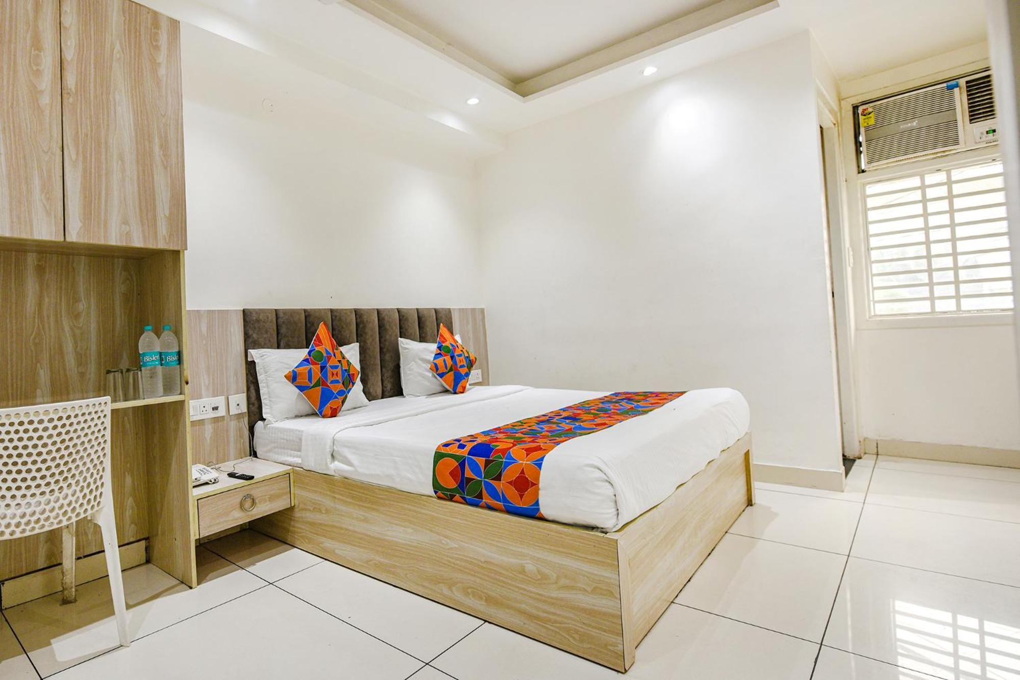 Fabhotel Luxury Inn Near Adarsh Nagar Metro Delhi  Exterior photo
