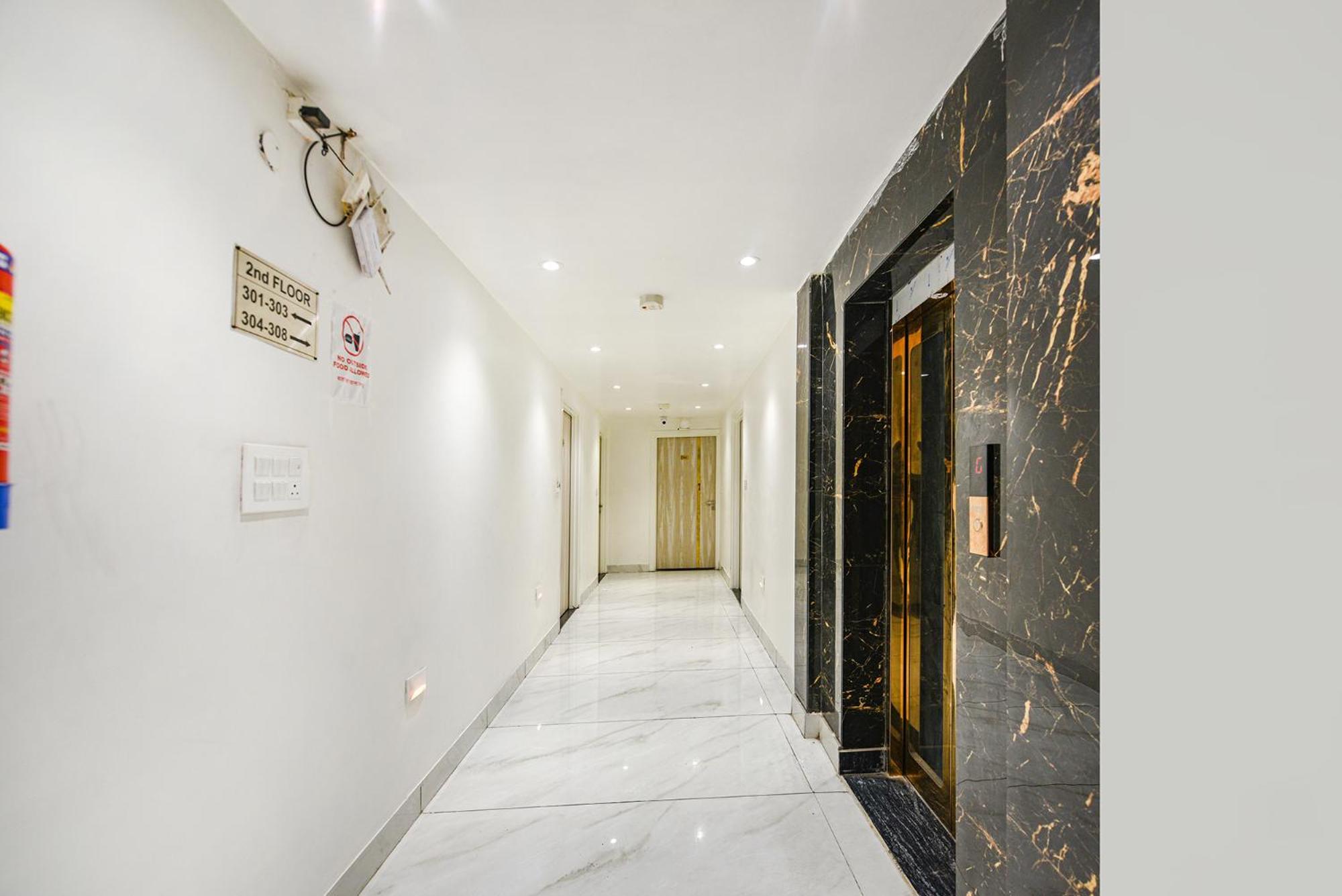 Fabhotel Luxury Inn Near Adarsh Nagar Metro Delhi  Exterior photo