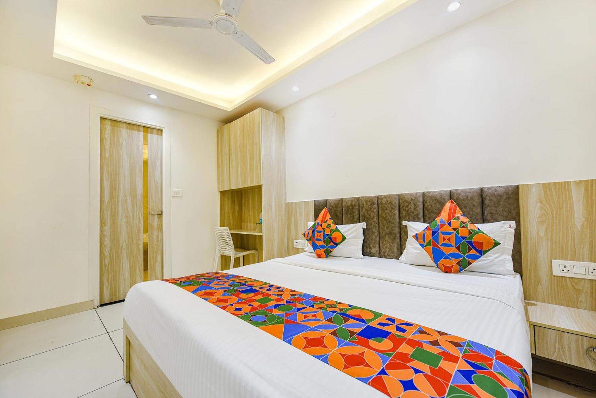 Fabhotel Luxury Inn Near Adarsh Nagar Metro Delhi  Exterior photo